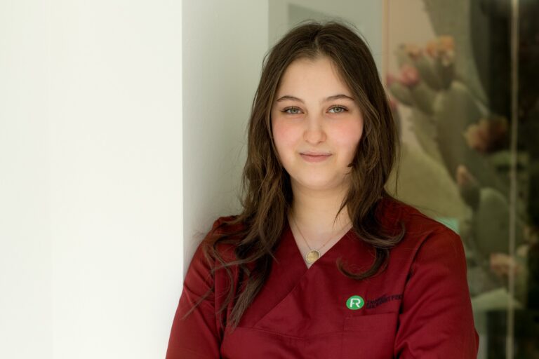 Berra-Gül Cetin -  Auszubildende zur zahnärztlichen Fachassistentin